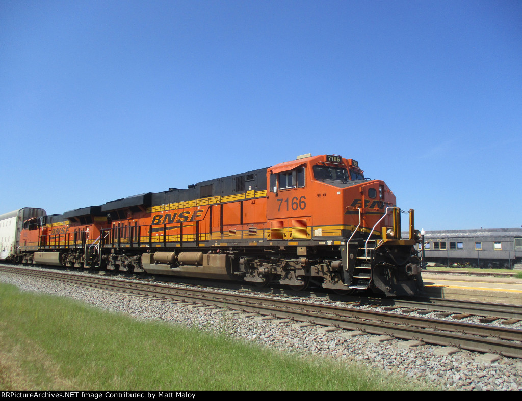 BNSF 7166